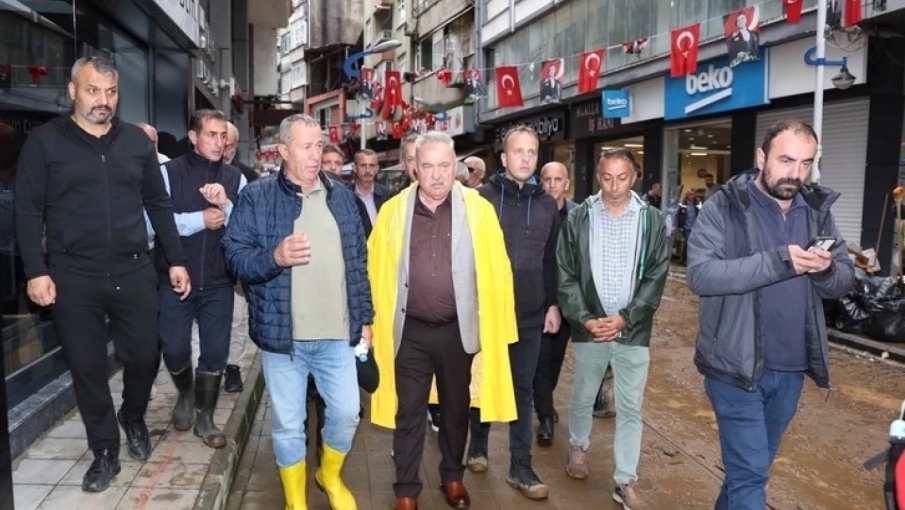 Pazar’da Sel Felaketinin Ardından Siyasetüstü Dayanışma